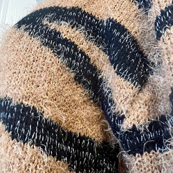 Moral Fiber Women's Cropped Long Sleeve Zebra Print Fuzzy Sweater-Sz. Med-Warm - Picture 10 of 15
